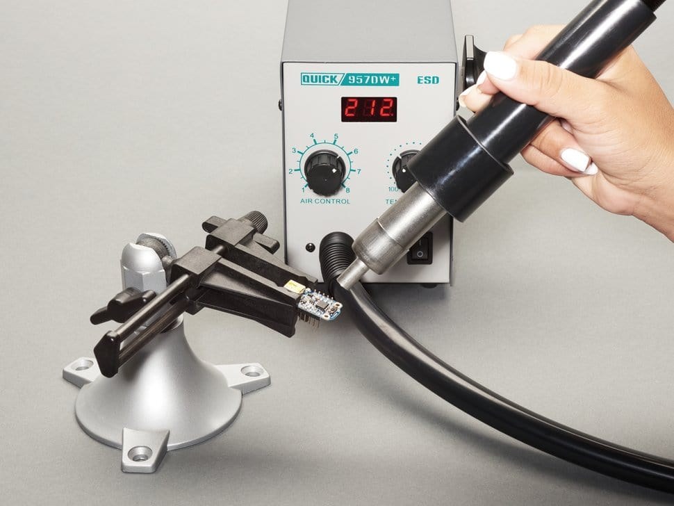 Hot-air rework station